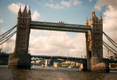 Tower Bridge.JPG (20691 Byte)